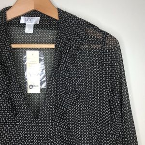 Loft Sz 12P Black White Blouse NWT